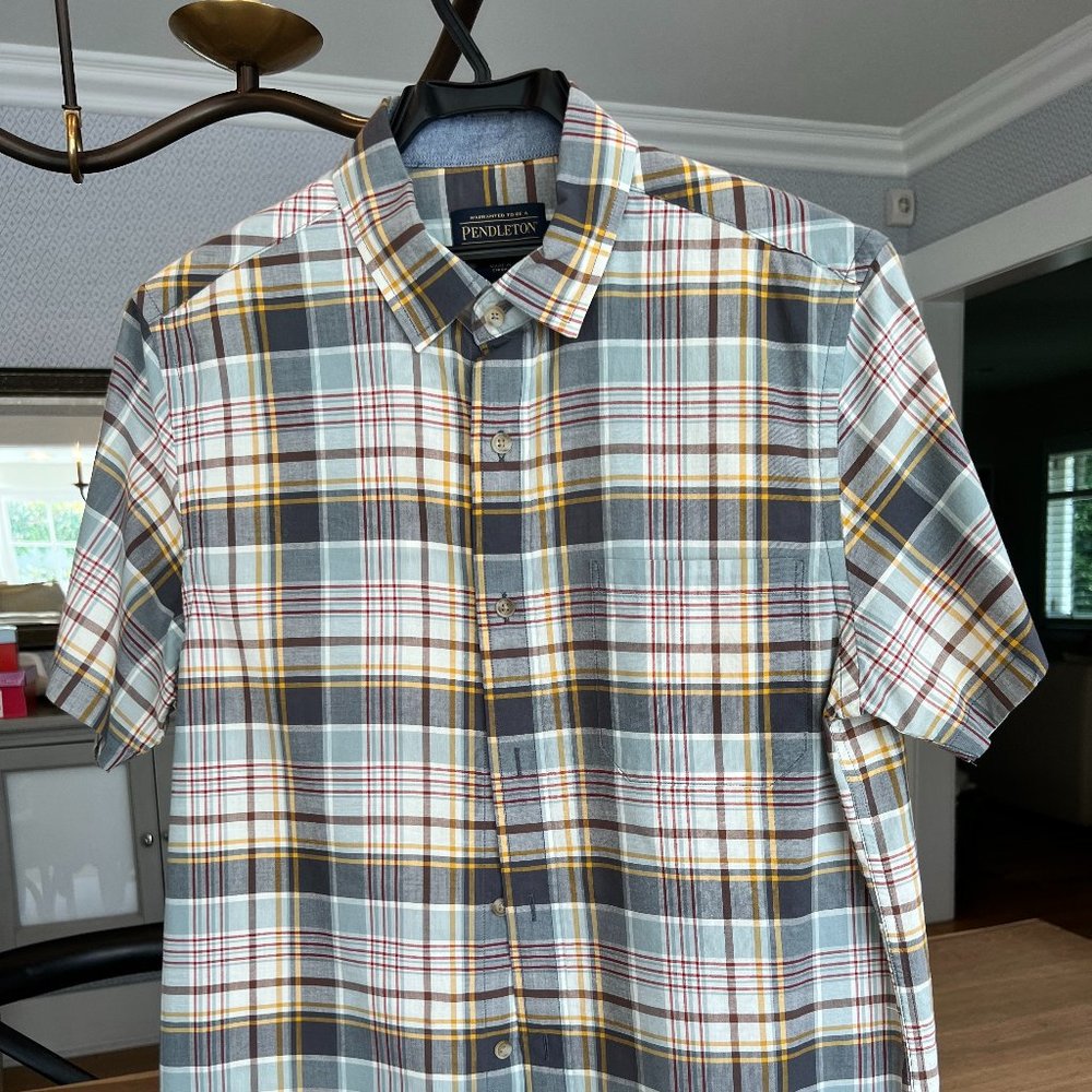 Mens Pendleton Short Sleeve Shirt- EUC!